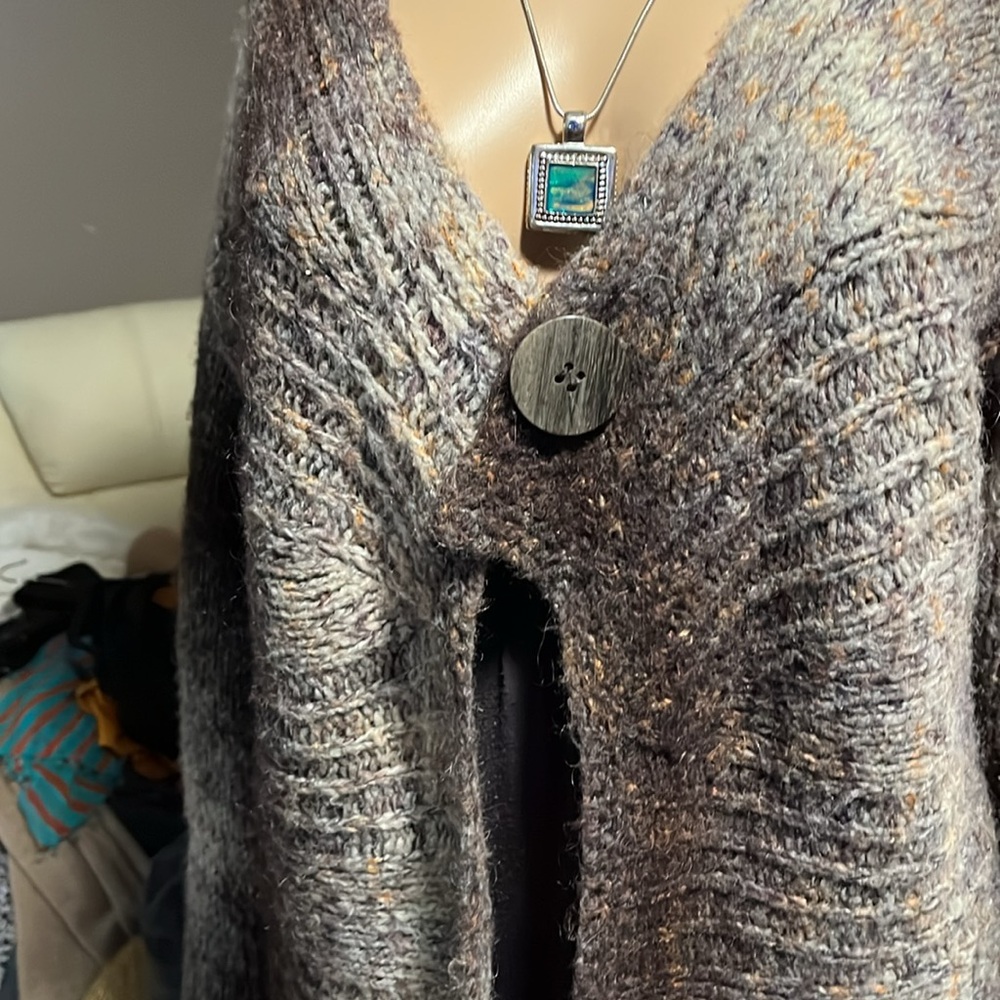 Talbot Cardigan - Picture 3 of 7